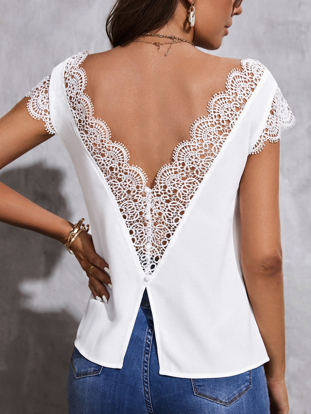 Blusa com renda guipura
