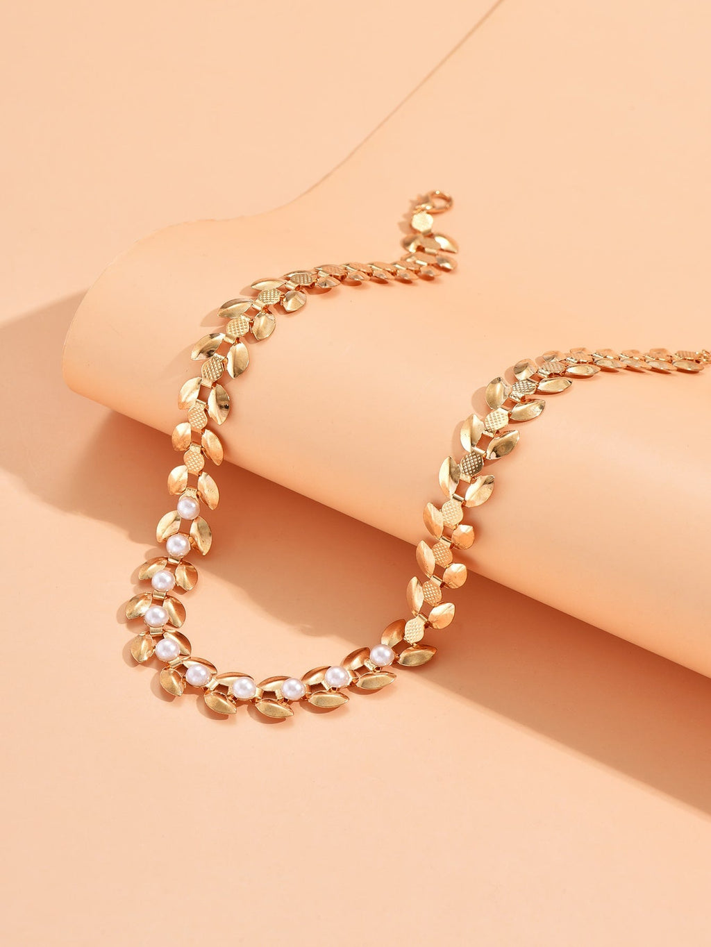 Colar com pérolas