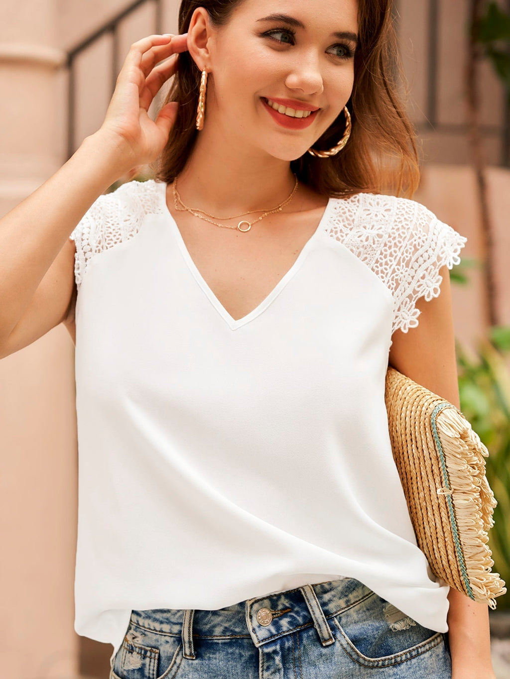 Blusa decote em V com renda