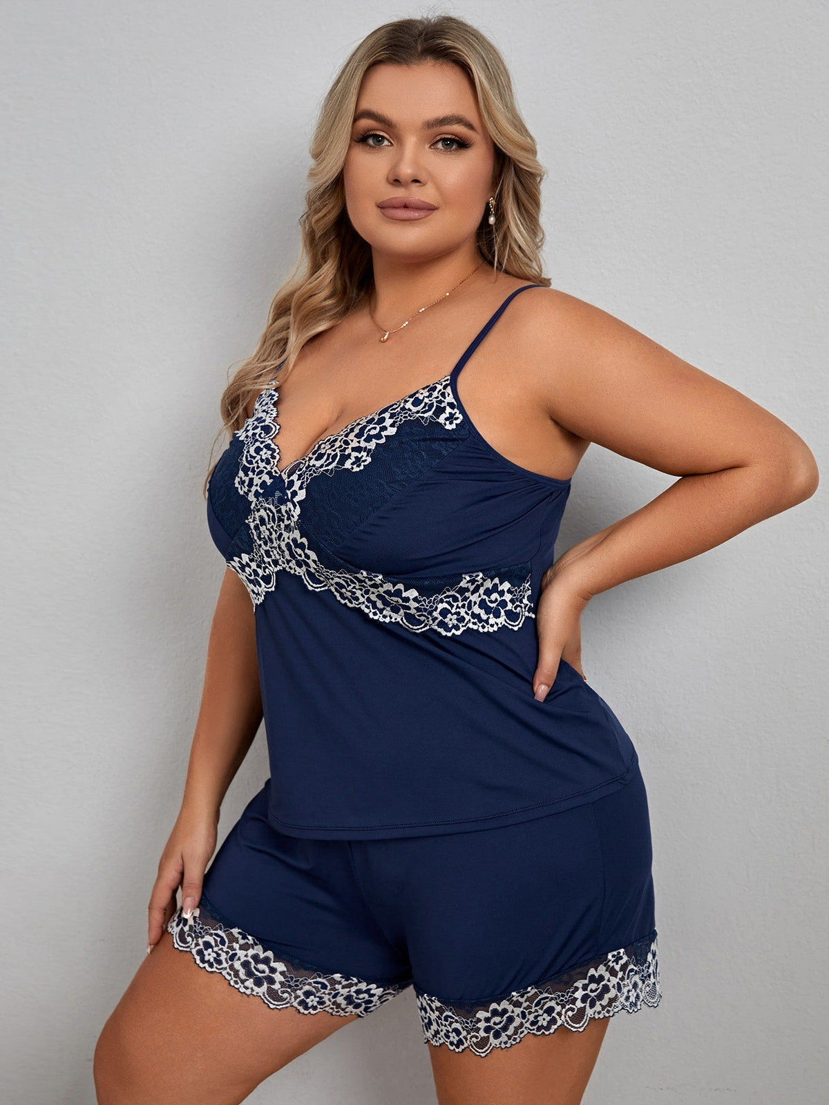 Pijama com renda