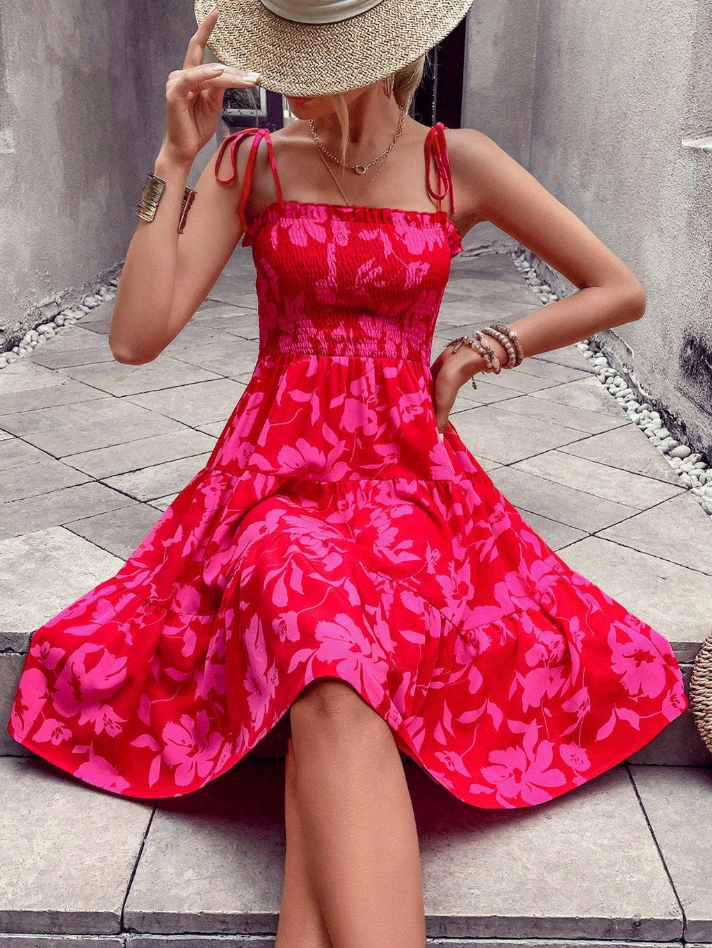 Vestido bainha com babado