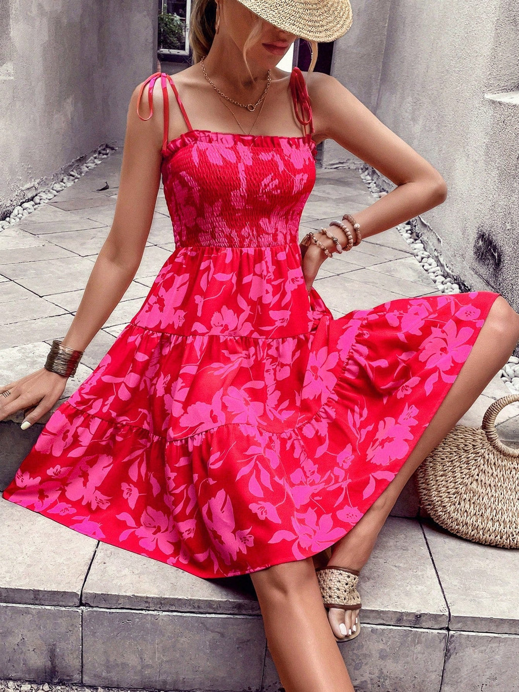 Vestido bainha com babado