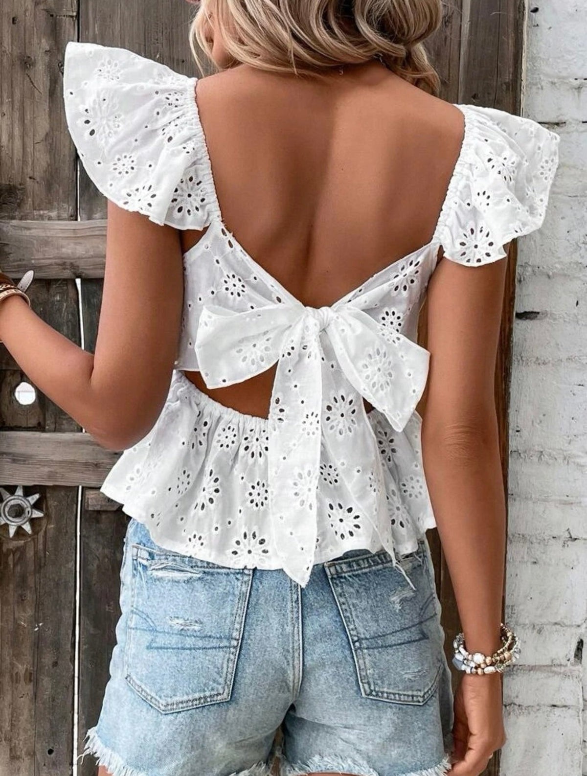 Blusa de lese com detalhe de laço