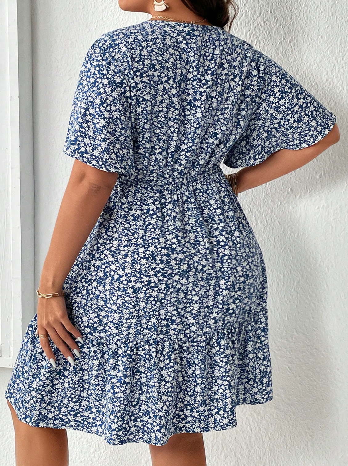 Vestido com decote transpassado
