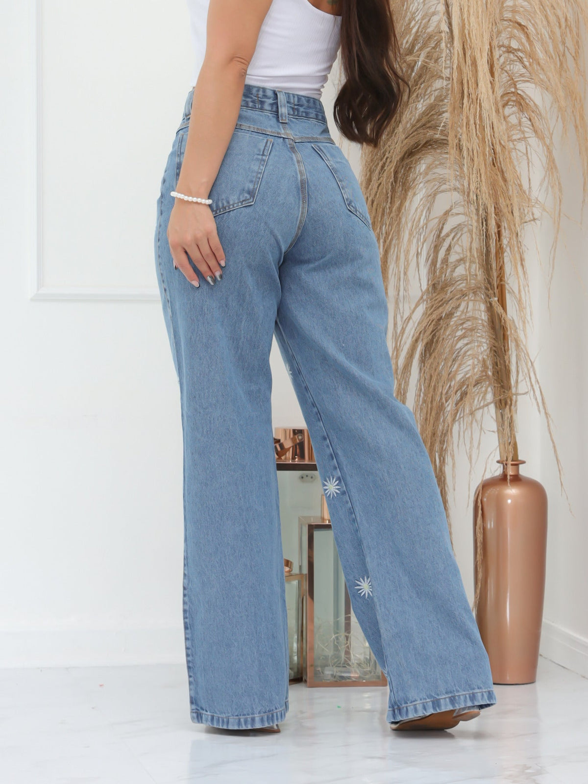 Calça jeans bordada